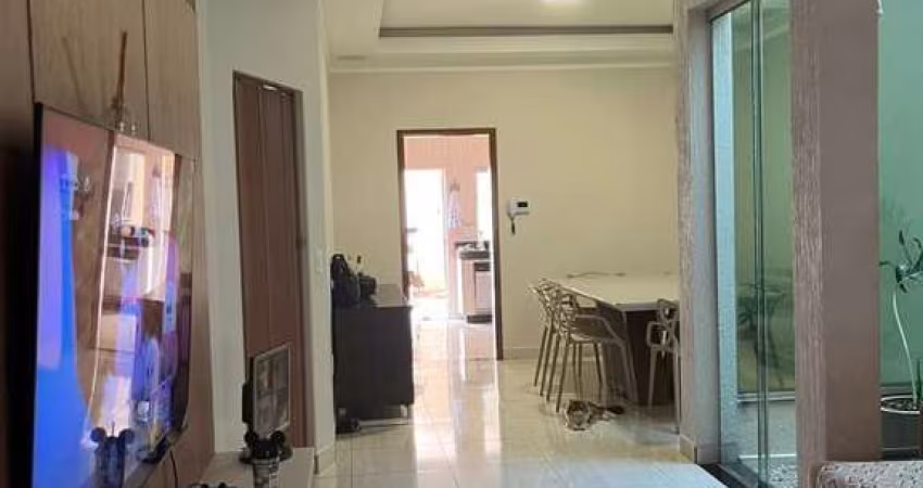 Casa para Venda em Uberlândia, Jardim Inconfidencia, 3 dormitórios, 1 suíte, 2 banheiros, 6 vagas
