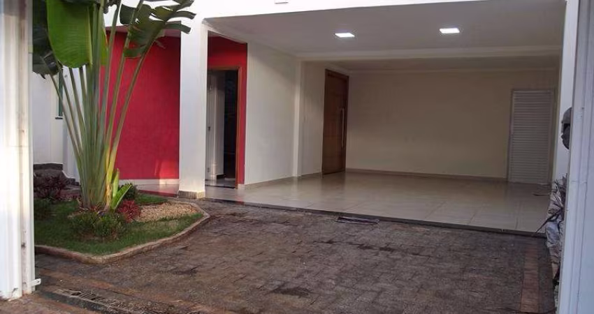 Casa para Venda em Uberlândia, Tibery, 4 dormitórios, 4 suítes, 2 banheiros, 4 vagas