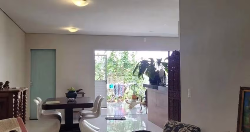 Casa em Condomínio para Venda em Uberlândia, Aclimação, 3 dormitórios, 1 suíte, 2 banheiros, 2 vagas