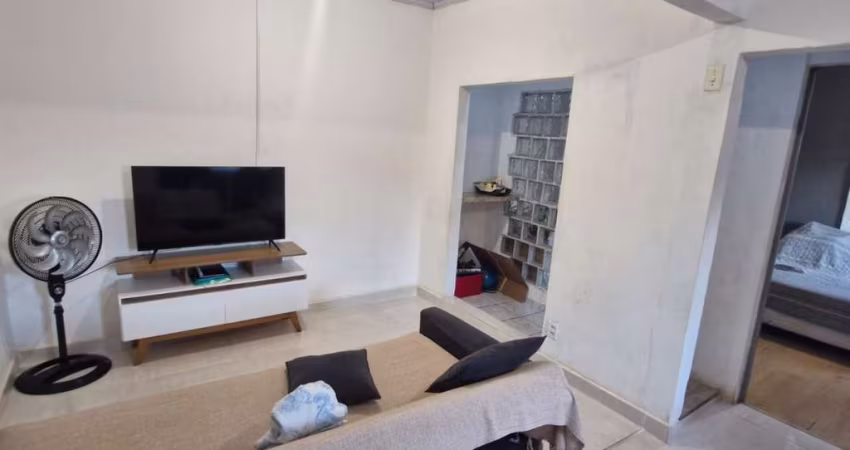 Casa para Venda em Uberlândia, Shopping Park, 2 dormitórios, 1 suíte, 1 banheiro, 6 vagas
