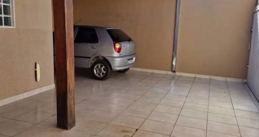 Casa para Venda em Uberlândia, Nova Uberlândia, 3 dormitórios, 2 suítes, 1 banheiro, 2 vagas