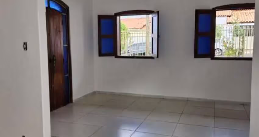 Casa para Venda em Uberlândia, Residencial Gramado, 3 dormitórios, 1 suíte, 2 banheiros, 2 vagas