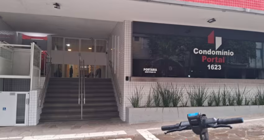 Vende-se Excelente BOX