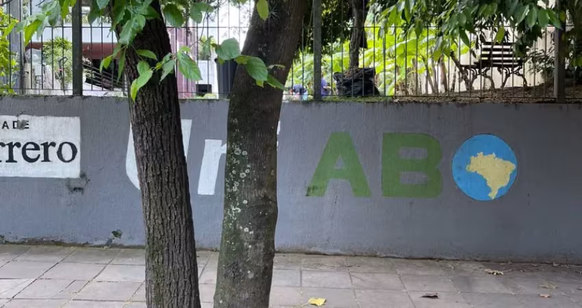 Vende-se terreno no bairro bela vista na cidade de porto alegre.