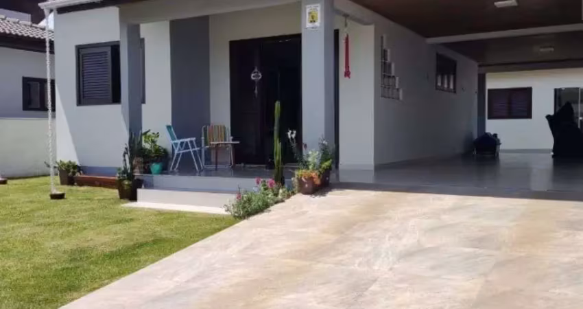 Casa a venda 2 quartos 2 vagas de garagem edicula no balneário rincão
