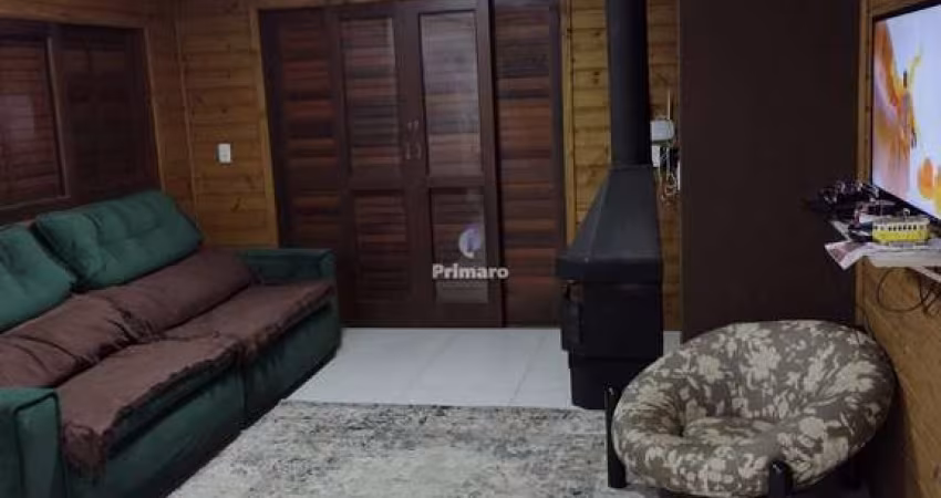 Casa mista com 3 quartos, sendo 1 suíte, com edícula, 1 vaga de garagem