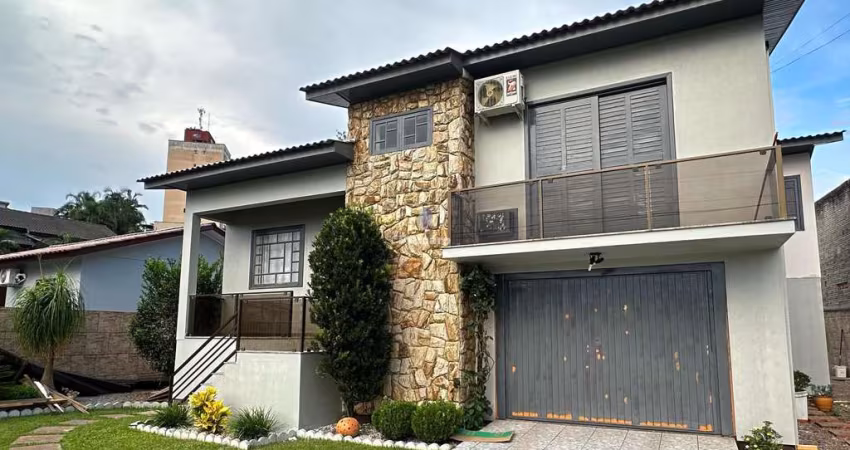 Casa com piscina de 3 quartos, sendo 1 suíte, 2 garagem, churrasqueira