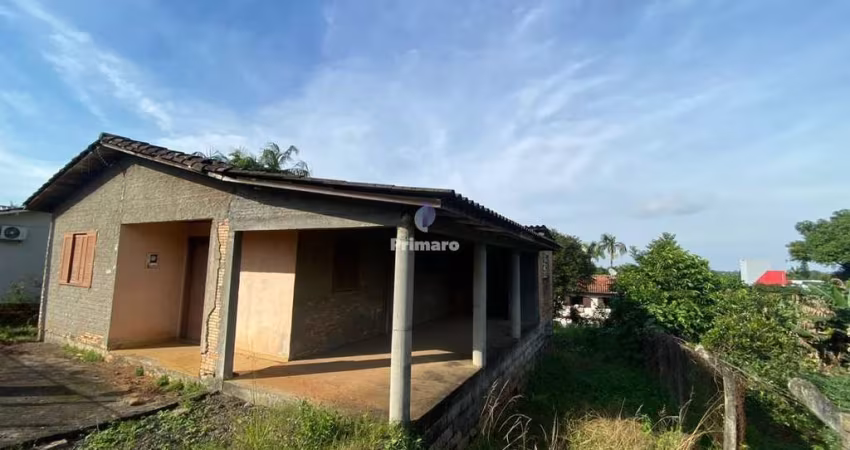Casa com 2 quartos, 1 banheiro, terreno com 445,61 m²