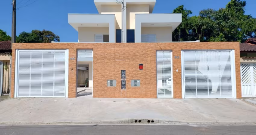 Sobrado novo à venda com área total de 250m², 04 suíte, 02 vagas, bairro Maitinga Bertioga/SP.