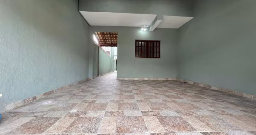 Lindo sobrado à venda com 03 suítes, 02 vagas, área gourmet e quintal grande, Maracanã  Praia Grande /SP.