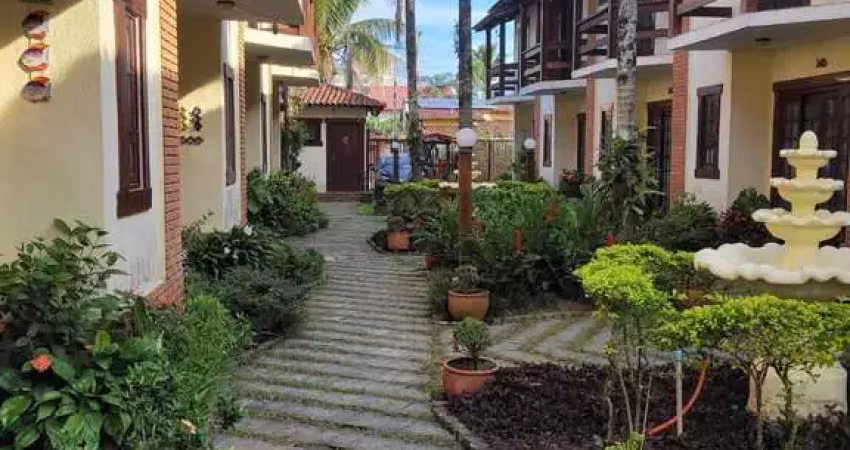 Casa assobradada à venda, com 02 suítes, lavabo, mobiliada, em condomínio, fechado no bairro maitinga bertioga- sp