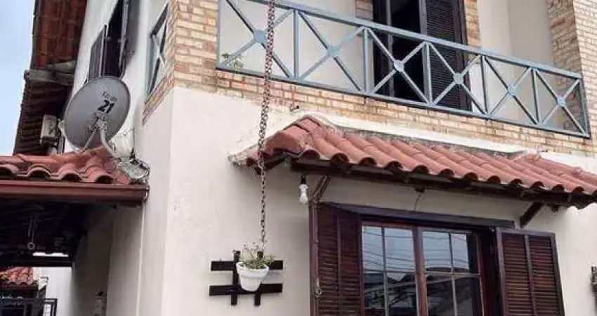 Casa à venda por R$ 700.000,00 - Itaipu - Niterói/RJ