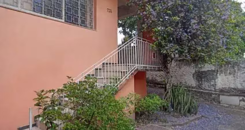 Duas casas no mesmo terreno com 3 dormitórios à venda, 180 m² por R$ 850.000 - Santa Rosa - Niterói/RJ