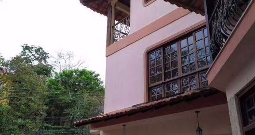 Casa com 6 dormitórios para alugar, 600 m² por R$ 6.806,82 - Sape - Niterói/RJ