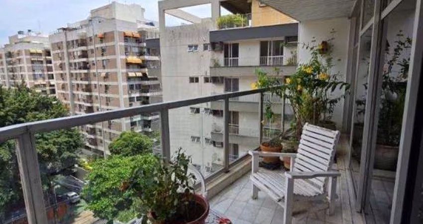 Apartamento com 4 quartos, sendo 1 suíte, e 160m² à venda na Tijuca, Rio de Janeiro.