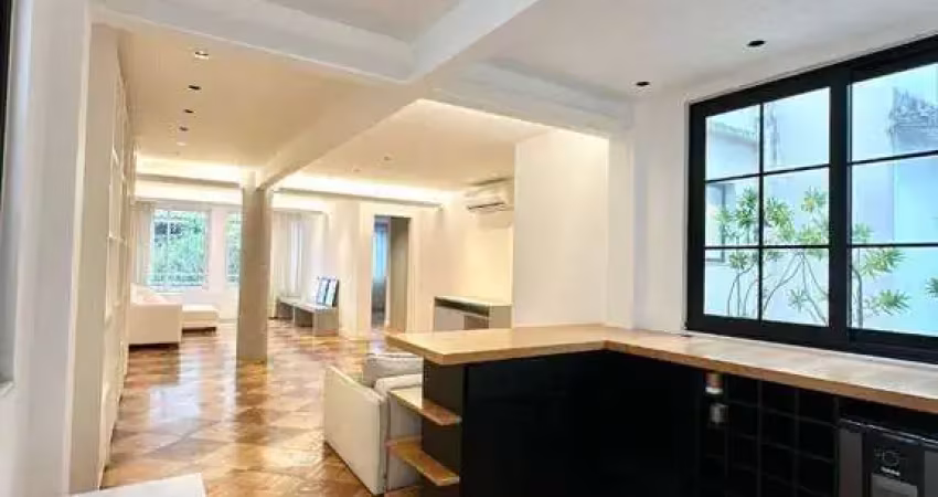 Apartamento com 3 quartos, sendo 1 suíte, à venda no Leblon, Rio de Janeiro.