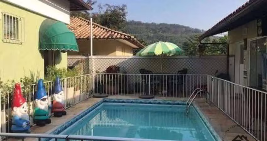 Casa com 3 quartos à venda na Rua Tapajós, São Francisco, Niterói