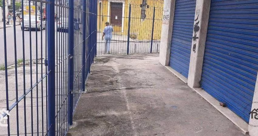 Sobrado com 3 dormitórios à venda, 219 m² por R$ 450.000,00 - Venda da Cruz - São Gonçalo/RJ