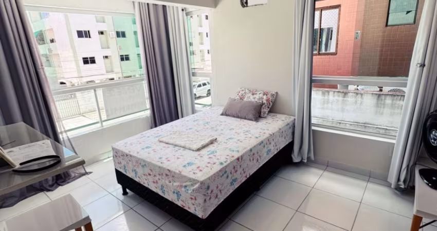 APARTAMENTO SEMIMOBILIADO NO BESSA – A 150M DA PRAIA!