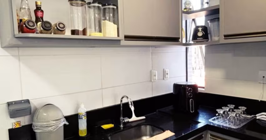 APARTAMENTO COM VARANDA, MOBILIADO EM INTERMARES
