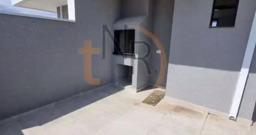 Sobrado triplex com terraço gourmet e 02 vagas de garagem!