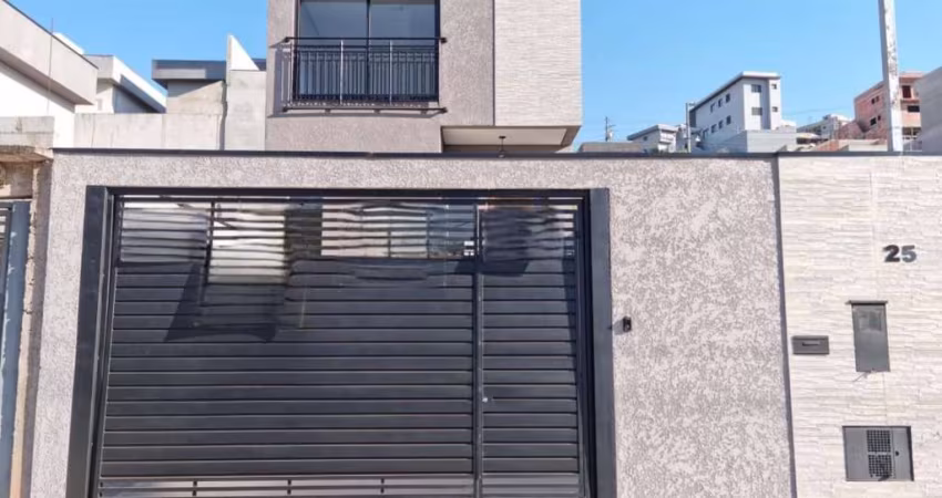 Belissima residencia de 3 dormitorios a vista com piscina no portal dos Ipes