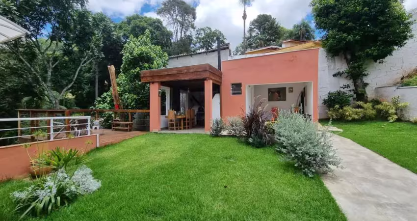 Belissima residencia a venda no condomínio Chacara do Rosário