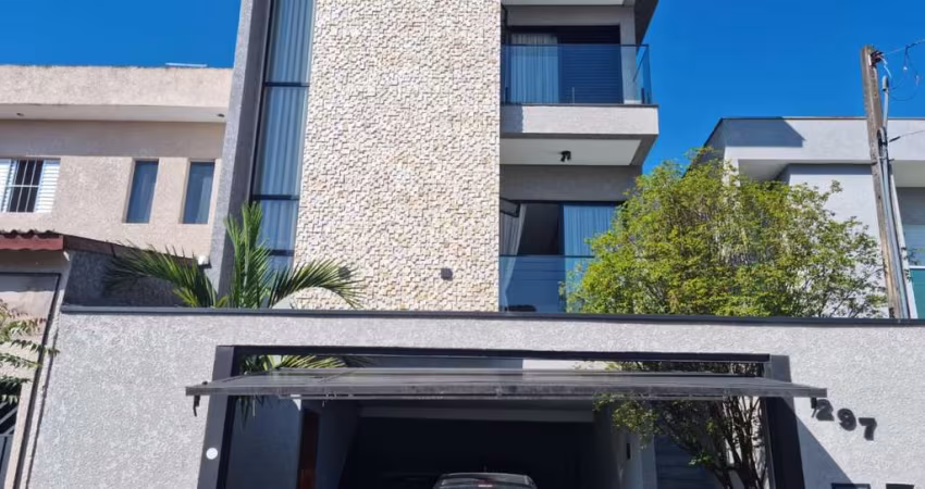 Belissima residencia de 3 dormitorios e uma suite com piscina no Portal dos Ipes