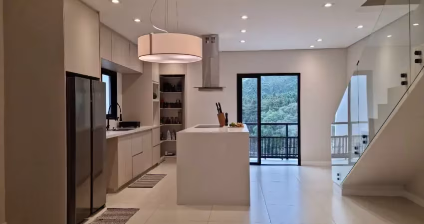 Belissima residência semi porteira fechada com piscina e gourmet no portal