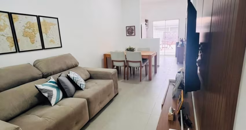 Casa à venda em condomínio Fechado em Várzea Grande MT