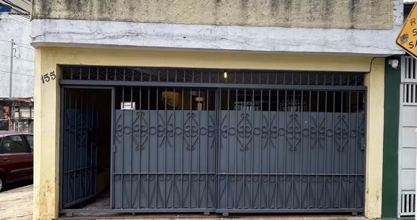 Sobrado à venda ou para aluguel com 213m e 3 quartos- Próximo ao shopping do Campo Limpo, Zonal Sul.