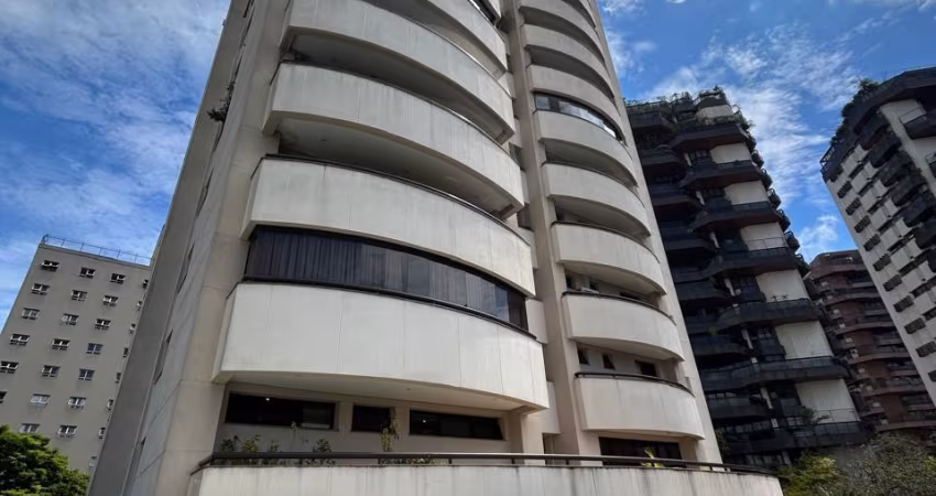Apartamento à venda com 4 Suítes, 250m² e depósito- Vila Andrade, São Paulo.