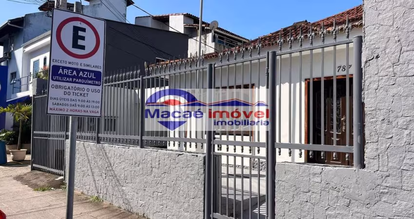 Casa Comercial em Centro  -  Macaé