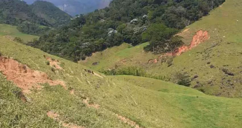 Terreno à venda na Rua Serra da Cruz, Serra da Cruz, Macaé