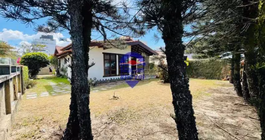 Casa com 3 quartos à venda na Rua Acapulco, Cavaleiros, Macaé