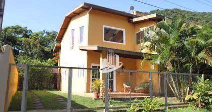 Viva o Paraíso: Casa no Recanto Sandra, Caraguatatuba - Entre Praia e Mata Atlântica!