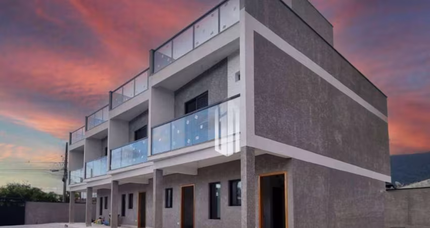 Sobrado Triplex com 2 dormitórios à venda por R$ 590.000 - Jardim Mariella/Massaguaçu - Caraguatatuba/SP