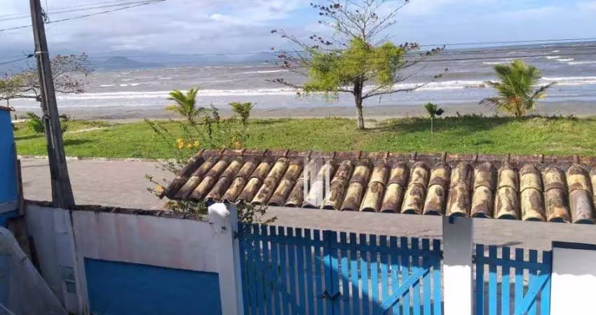 Viva de frente para o mar! casa espaçosa à venda em porto novo