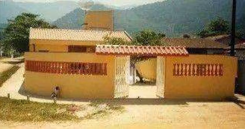Casa de Esquina a 250m da Praia do Sapê em Ubatuba - 4 Suítes e 7 Vagas