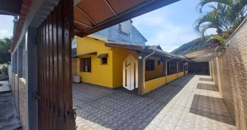Casa no Bairro Sumaré - Caraguatatuba/SP