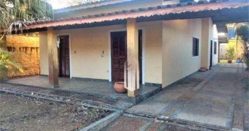 Excelente casa com 3 dormitórios, 750 metros da praia, 432m² por r$ 600.000 - praia da maranduba - ubatuba/sp