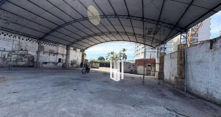 Amplo galpão 360 m² cobertos em caraguatatuba – frente e fundos