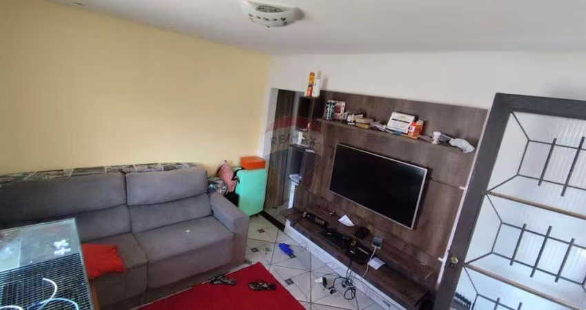 Casa á Venda - 2 quartos - Garagem - Ótima Localização