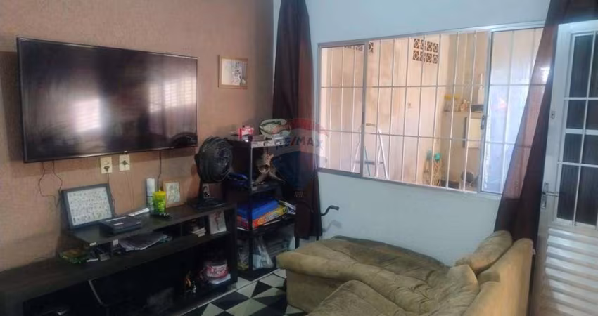 Casa á Venda - 2 quartos 1 Garagem - ótima localização