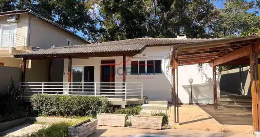 Linda casa em Bairro residencial térrea.