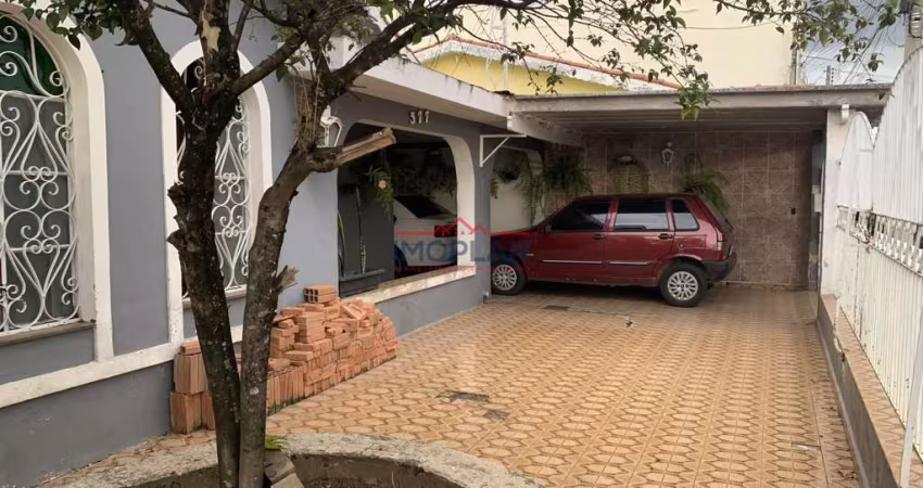 Casa  com 4 Dormitórios 1 suíte com 257 m² em ótima localização em Atibaia SP -