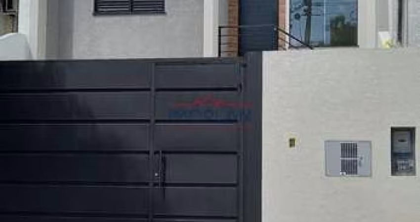 Casa em Atibaia,  03 dormitórios sendo 01 suíte,  2 vagas de garagem , pé direit