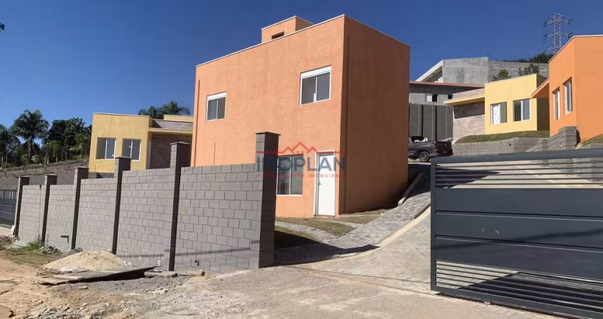 Sobrado com 2 Dormitórios    com 78 m² em uma ótima localização de  Atibaia - SP