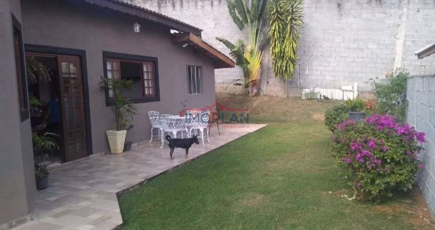Casa à venda com 3 dormitórios