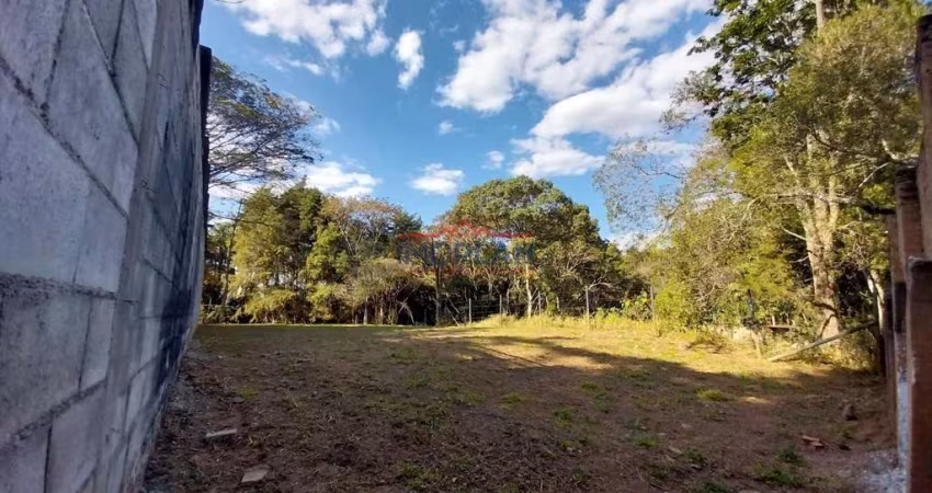 Oportunidade única, terreno à venda com 472,79 m² bem localizado em Parque Resid